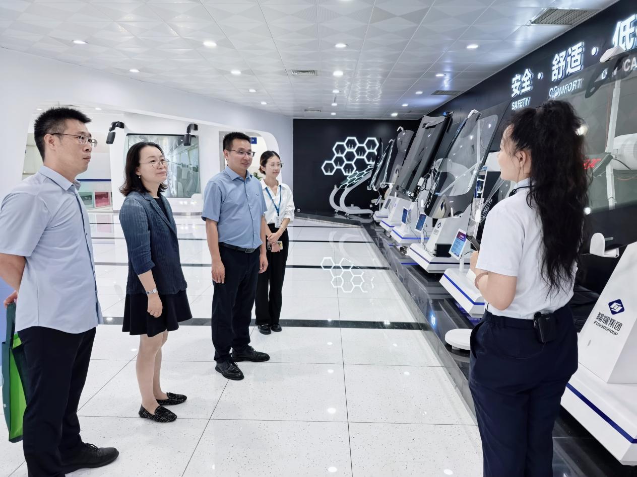 在福耀集团参观交流