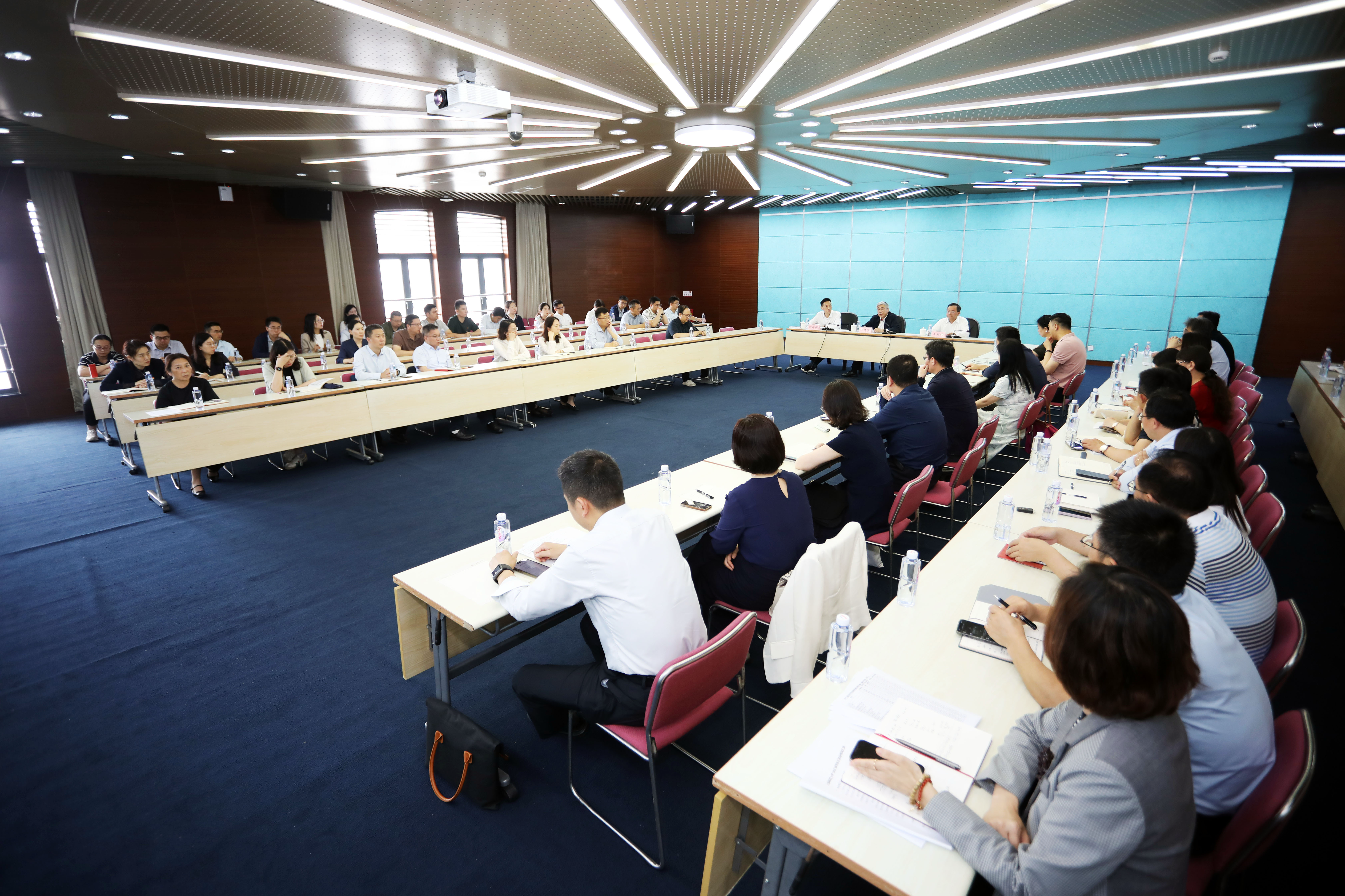 就业推进会现场