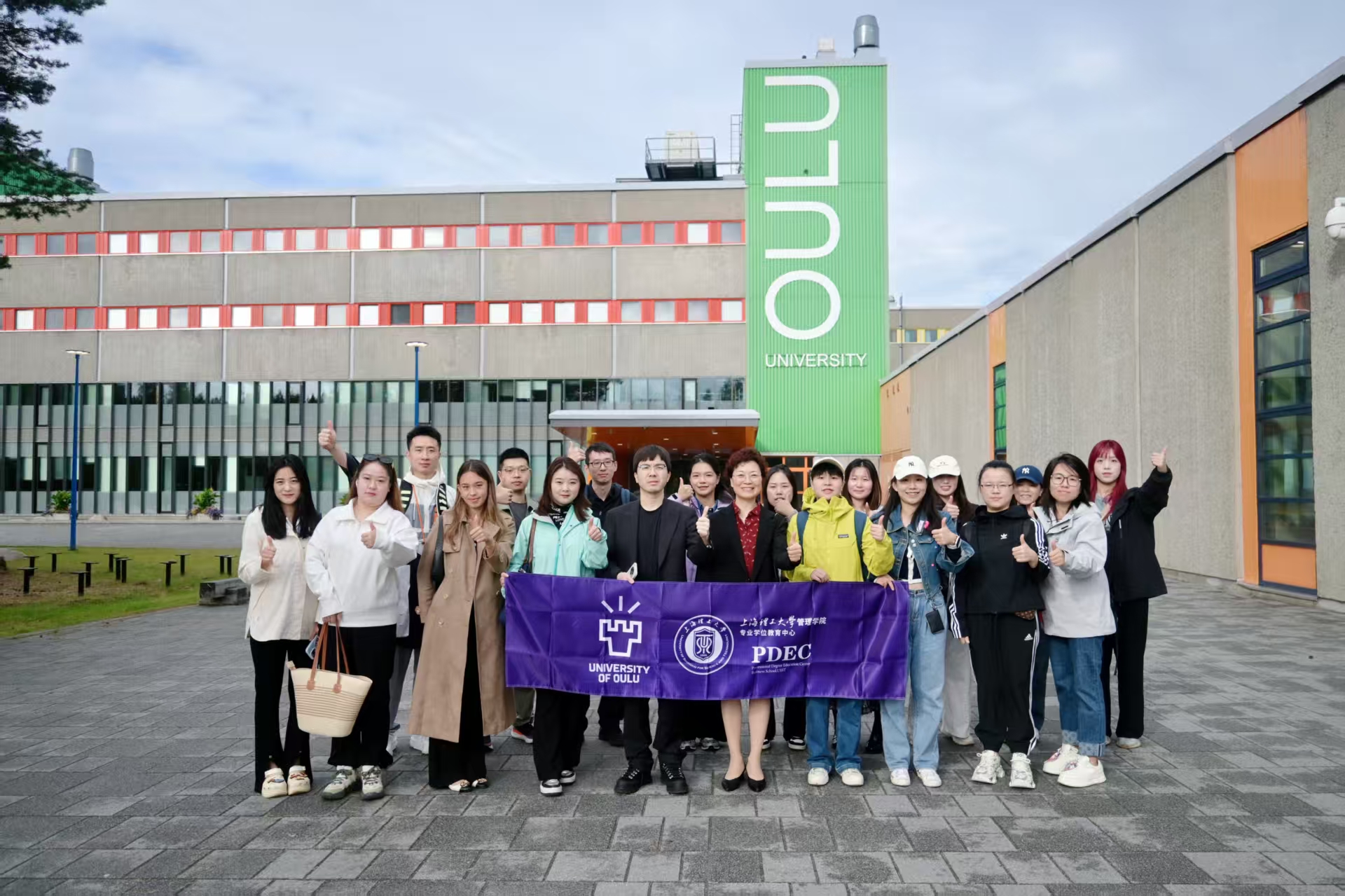 访学团在奥卢大学合影