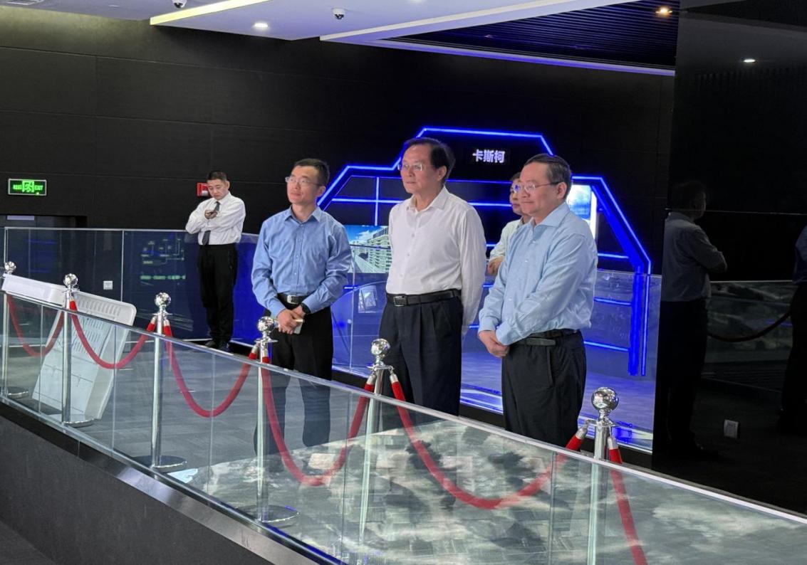 参观市北高新AI展示馆