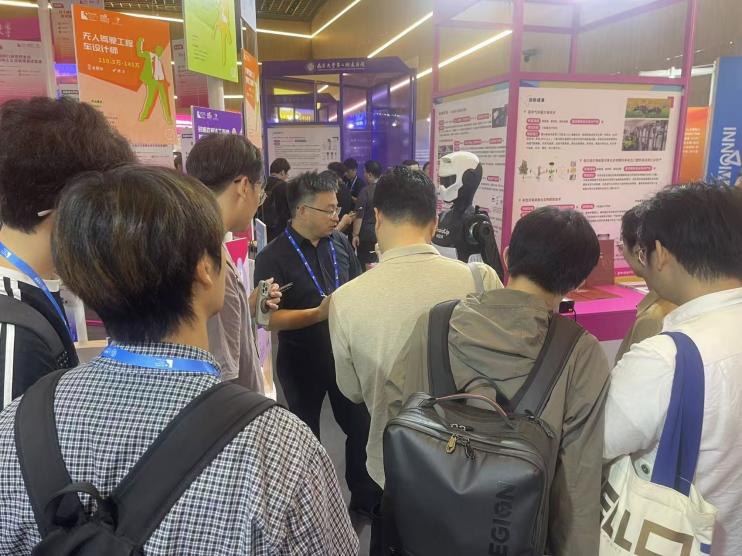 全球技术转移大会9001cc金沙以诚为本展位前