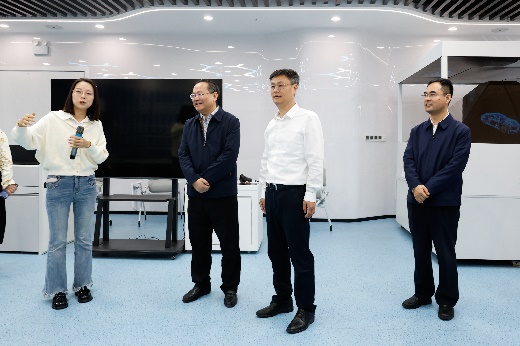 参观武汉理工大学